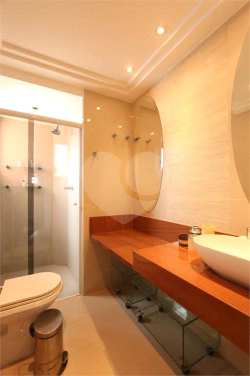 Apartamento à venda com 4 quartos, sendo 2 suítes,  em Vila Uberabinha, São Paulo, SP