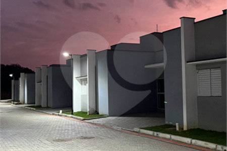 Casa à venda com 2 suítes no condomínio Villággio Álvaro Scalet, Salto - SP
