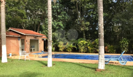 Chácara à venda com 4 quartos, sendo 3 suítes,  em Chácara Portal das Estâncias, Bragança Paulista, SP
