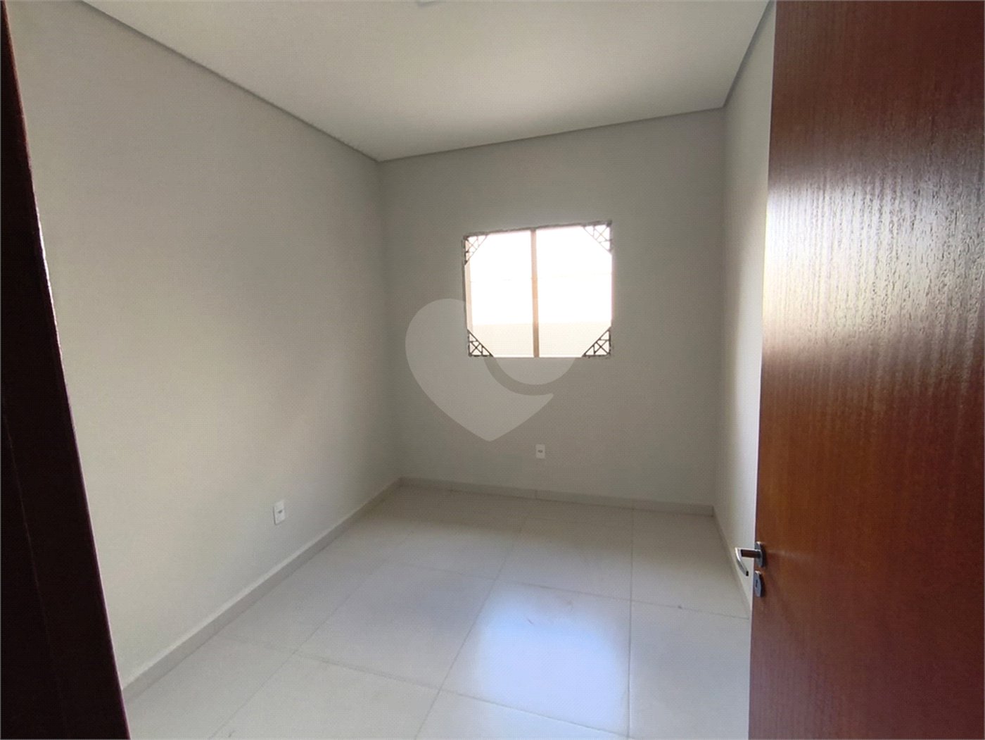 Casa à venda com 3 quartos, sendo 1 suíte, no condomínio Tivolli, Itapetininga - SP
