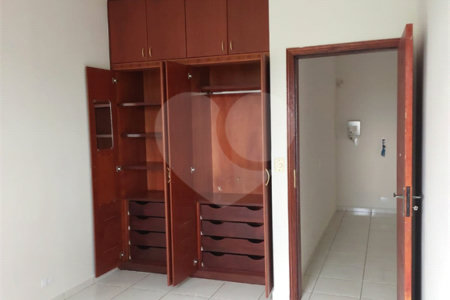 Sobrado à venda com 3 quartos, sendo 1 suíte,  em Jardim Regina, Indaiatuba, SP