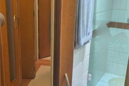 Oportunidade Imperdível: Conforto e Vista Privilegiada! ?Localizado estrategicamente em frente ao Tietê Plaza Shopping, este apartamento é o equilíbrio perfeito entre sofisticação e praticidade. 75m2 Área Útil com 3 Dorms , sendo 1 suite , com VAGA LIVRE DEMARCADA .