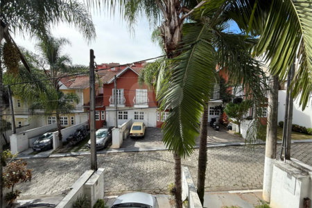 Casa à venda com 2 suítes no condomínio Village Palmas, São Paulo - SP