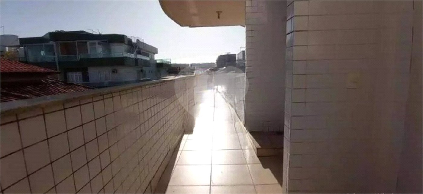 Cobertura à venda com 4 quartos, sendo 2 suítes,  em Algodoal, Cabo Frio, RJ