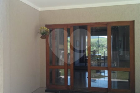 Casa à venda com 3 quartos, sendo 2 suítes,  no condomínio Vale do Sol, Bom Jesus dos Perdões - SP
