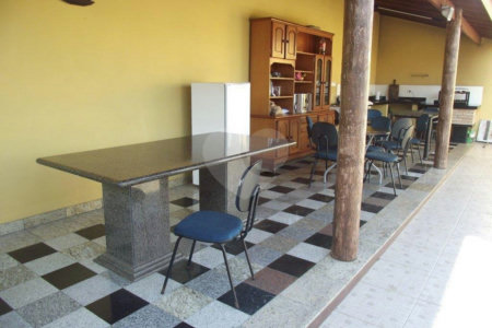 Casa Térrea à venda ou para alugar com 3 quartos, sendo 1 suíte, em Jardim Celani, Salto, SP