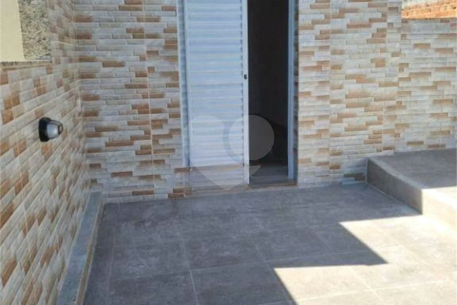Sobrado à venda com 3 quartos, sendo 1 suíte,  em Vila Zat, São Paulo, SP