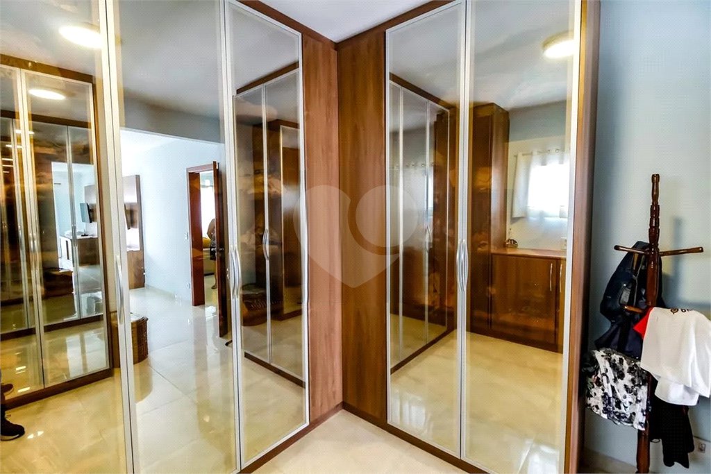 Sobrado à venda com 4 quartos, sendo 1 suíte,  em Vila Sônia, São Paulo, SP