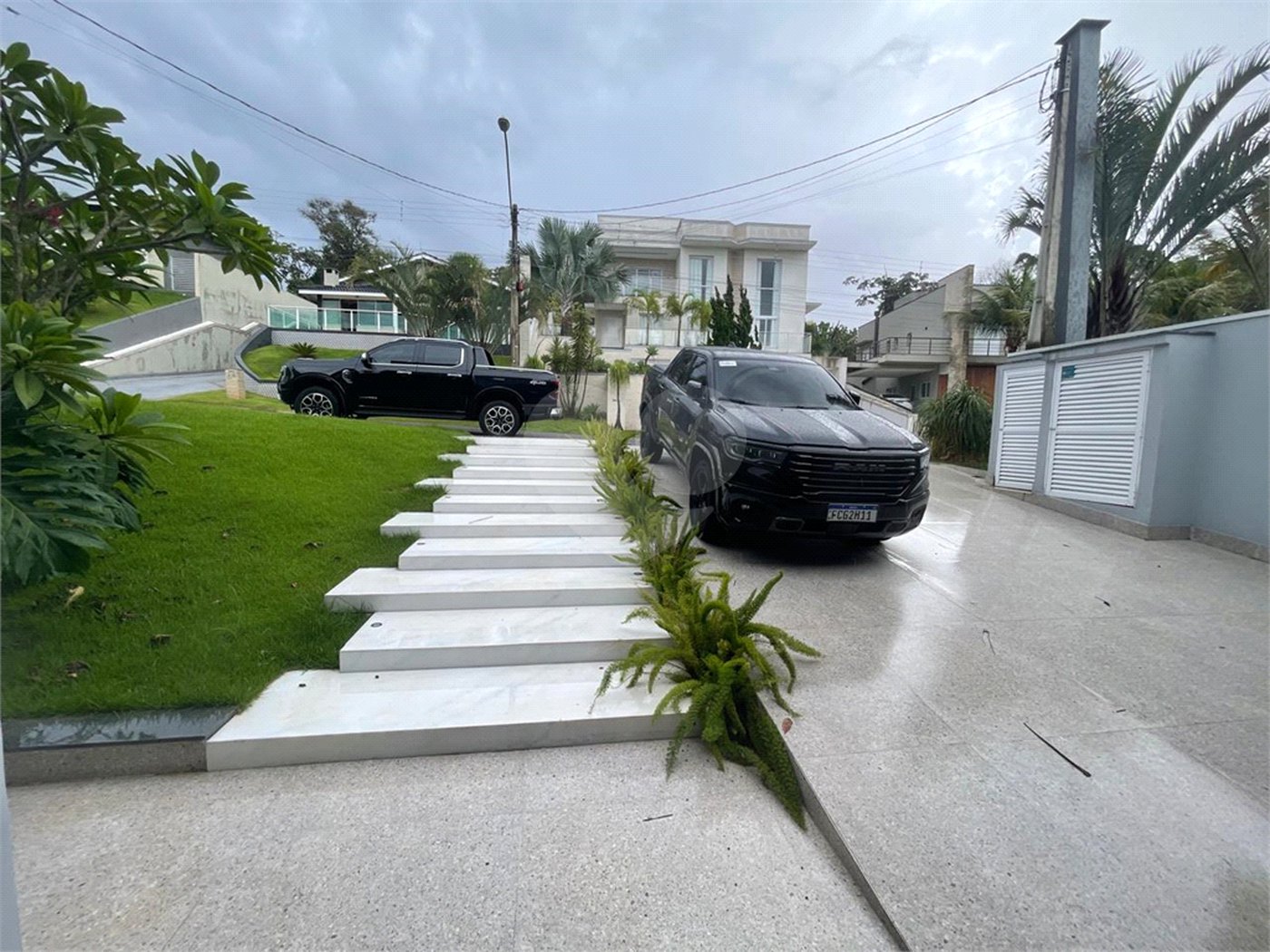 Casa à venda com 3 suítes no condomínio Hills, Arujá - SP
