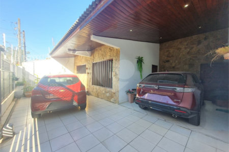 Casa à venda com 4 quartos, sendo 1 suíte, em Jardim São Carlos, Sorocaba, SP