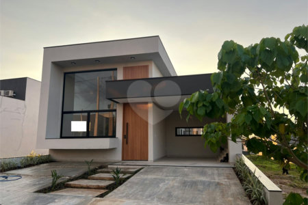 Casa à venda com 3 suítes no condomínio Residencial Mantova, Indaiatuba - SP