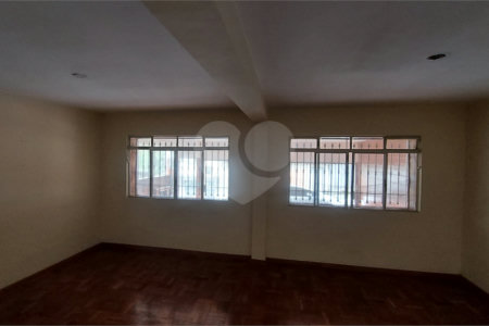 Sobrado à venda com 4 quartos, sendo 1 suíte,  em Vila Guarani (z Sul), São Paulo, SP
