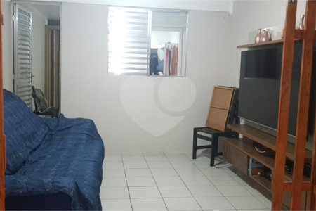 Sobrado à venda com 3 quartos, sendo 1 suíte, em Vila Vitório Mazzei, São Paulo, SP