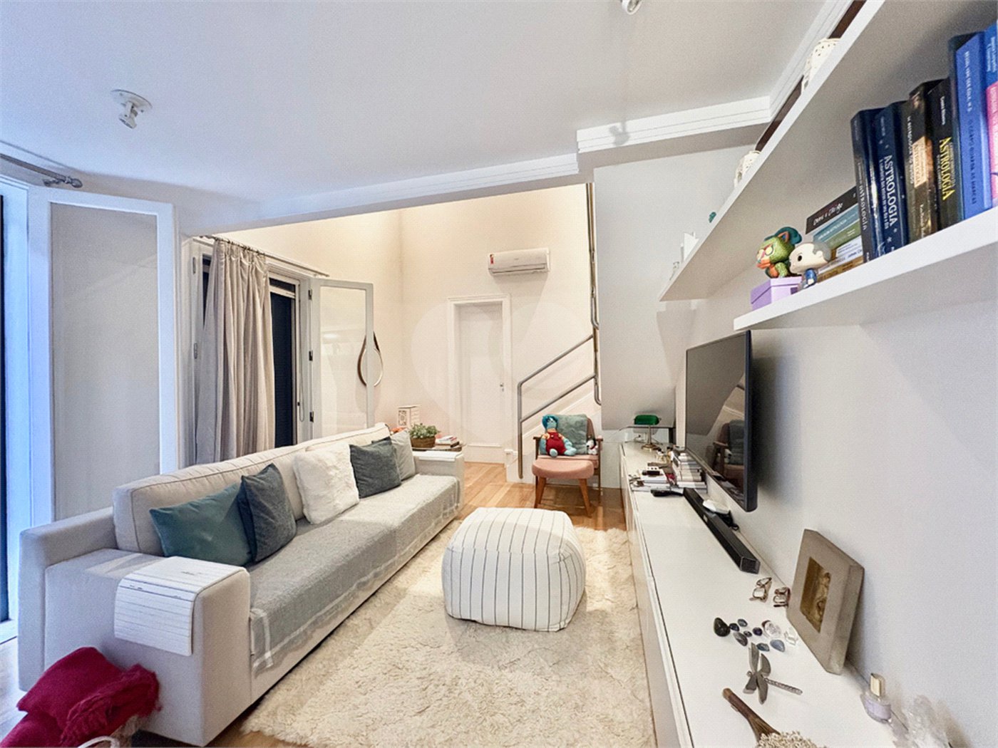 Casa à venda com 5 quartos, sendo 4 suítes, no condomínio Pignatari, São Paulo - SP
