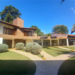 Casa à venda com 5 quartos, sendo 2 suítes, no condomínio Estância Marambaia, Vinhedo - SP