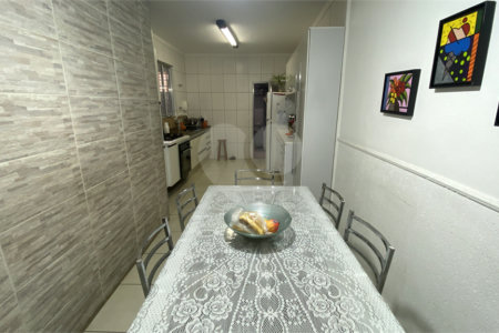 Casa Térrea à venda com 4 quartos, sendo 1 suíte, em Campo Grande, São Paulo, SP