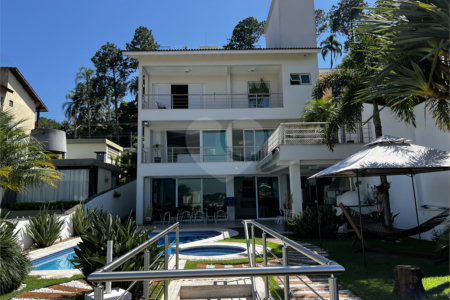 Sobrado à venda com 4 suítes em Vila Irmãos Arnoni, São Paulo, SP