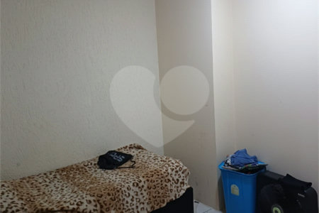 Casa à venda com 3 quartos, sendo 1 suíte,  em Jardim Santa Mônica, São Paulo, SP