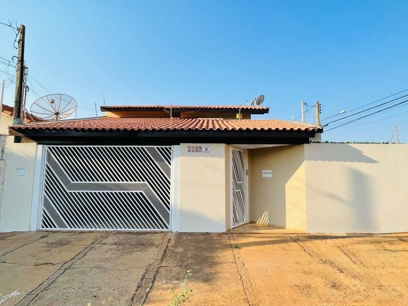 Casa para alugar com 3 quartos, sendo 1 suíte, em Colinos, Três Lagoas, MS