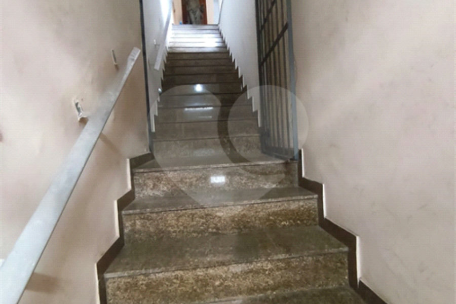 Sobrado à venda com 8 quartos, sendo 2 suítes, em Parada Inglesa, São Paulo, SP