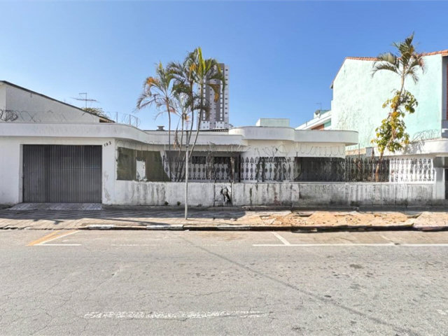 Casa para alugar com 5 quartos, sendo 2 suítes,  no Centro, Suzano, SP