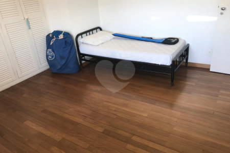 Casa à venda com 3 quartos, sendo 1 suíte, em Guarapiranga, São Paulo, SP