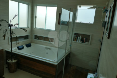 Casa à venda com 3 suítes no condomínio Residencial Central Parque, Salto - SP