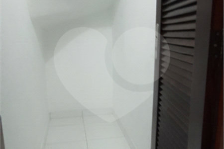 Sobrado à venda com 2 quartos em Jardim Itacolomi, São Paulo, SP