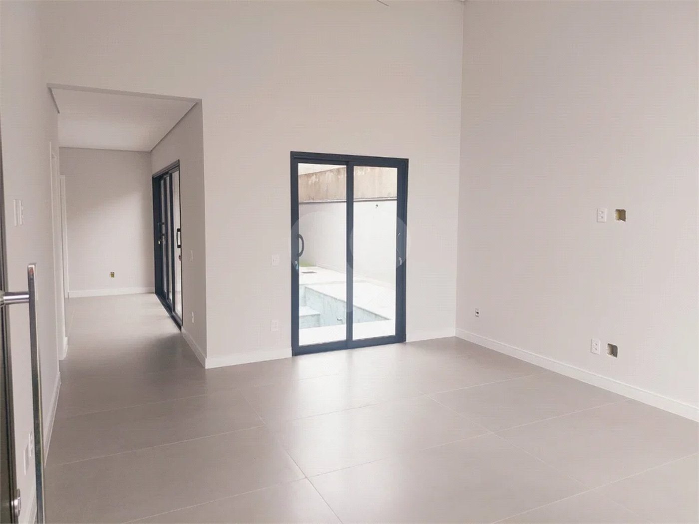 Casa à venda com 3 quartos, sendo 1 suíte, no condomínio Gran Ville São Venâncio, Itupeva - SP