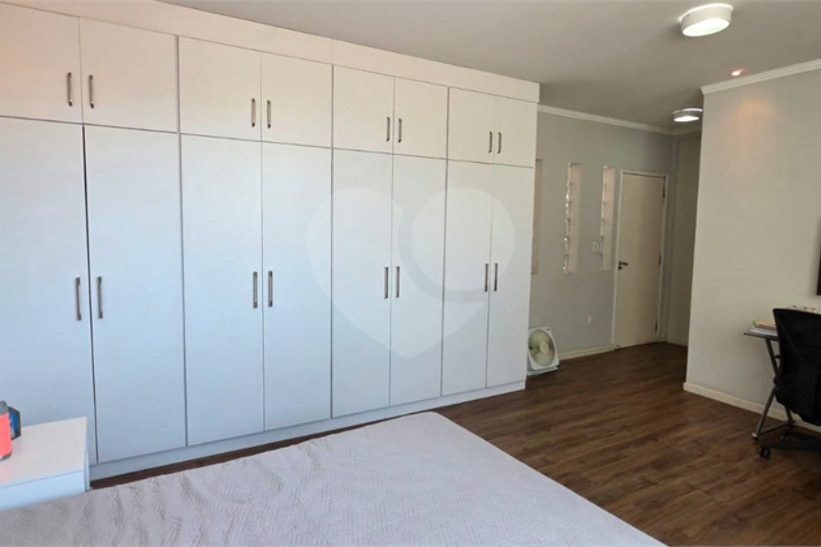 Casa Térrea à venda ou para alugar com 8 quartos, sendo 4 suítes, em Vila Pereira Barreto, São Paulo, SP