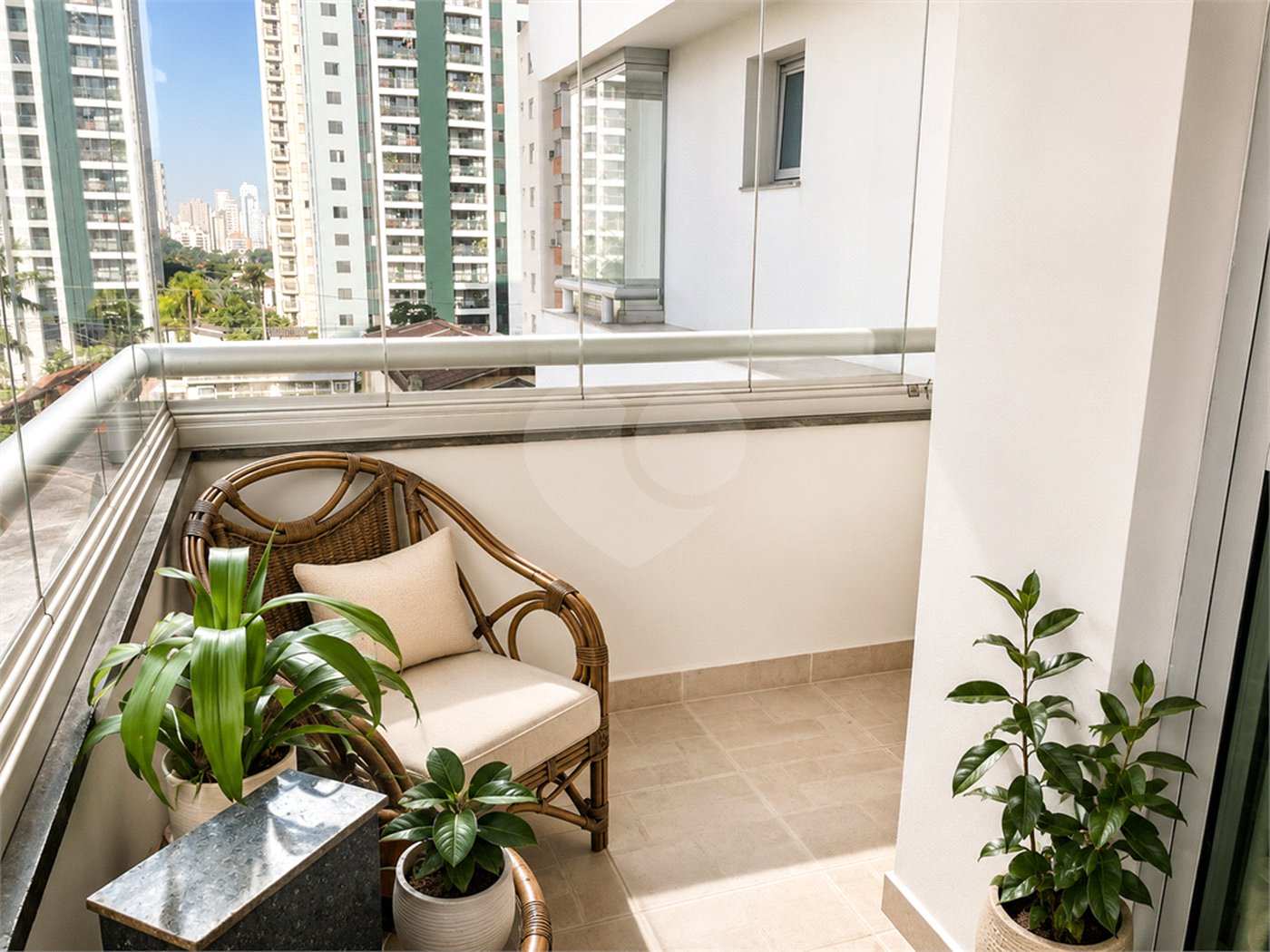 Apartamento à venda com 4 suítes em Vila Uberabinha, São Paulo, SP
