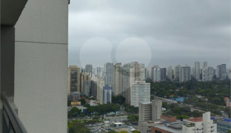 Apartamento à venda com 2 quartos em Santo Amaro, São Paulo, SP