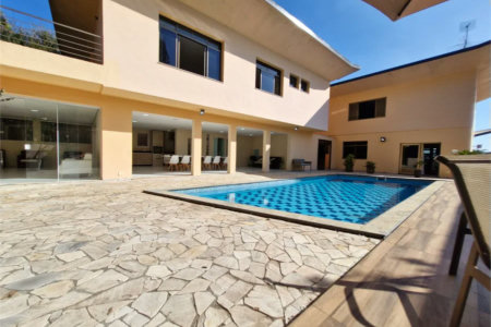 Casa à venda com 4 suítes no condomínio Villa Viana II, Cotia - SP