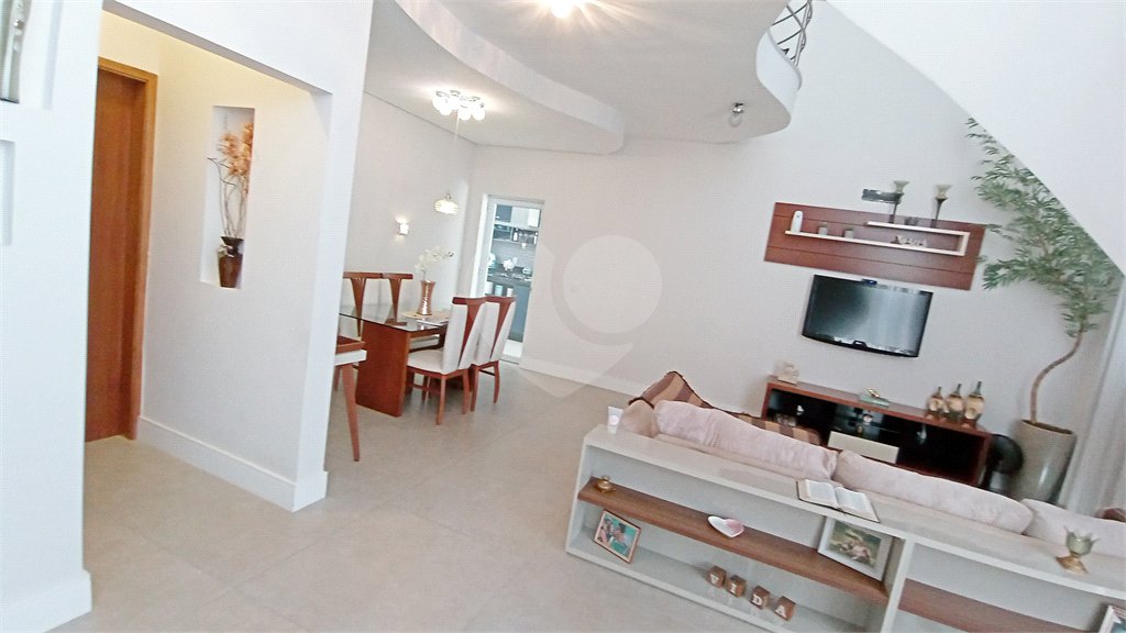 Casa à venda com 3 suítes no condomínio Vila do Sol, Valinhos - SP
