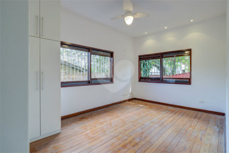 Casa Térrea à venda ou para alugar com 5 quartos, sendo 1 suíte, em Jardim Marajoara, São Paulo, SP