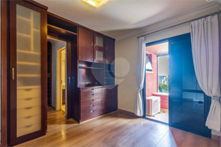 Apartamento à venda com 3 quartos, sendo 2 suítes, em Vila Andrade, São Paulo, SP