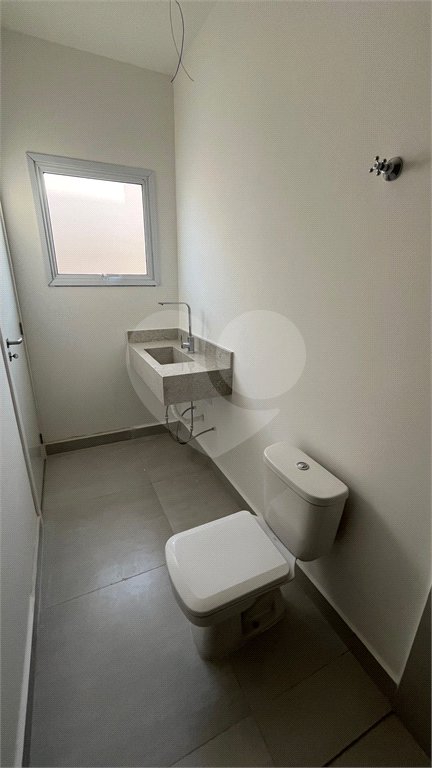Sobrado à venda com 3 suítes em Vila Petrópolis, Atibaia, SP