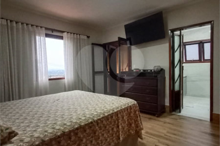 Casa à venda com 3 suítes no condomínio Aruã, Mogi das Cruzes - SP