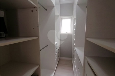 Casa para alugar com 3 quartos, sendo 1 suíte, no condomínio Recanto dos Paturis, Vinhedo - SP