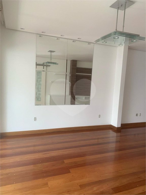 Casa à venda com 3 suítes no condomínio Villaggio Belvedere, São Paulo - SP