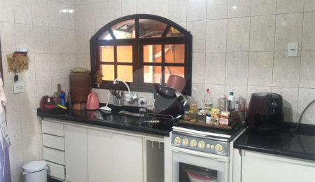 Casa à venda com 4 quartos em Calmon Viana, Poá, SP