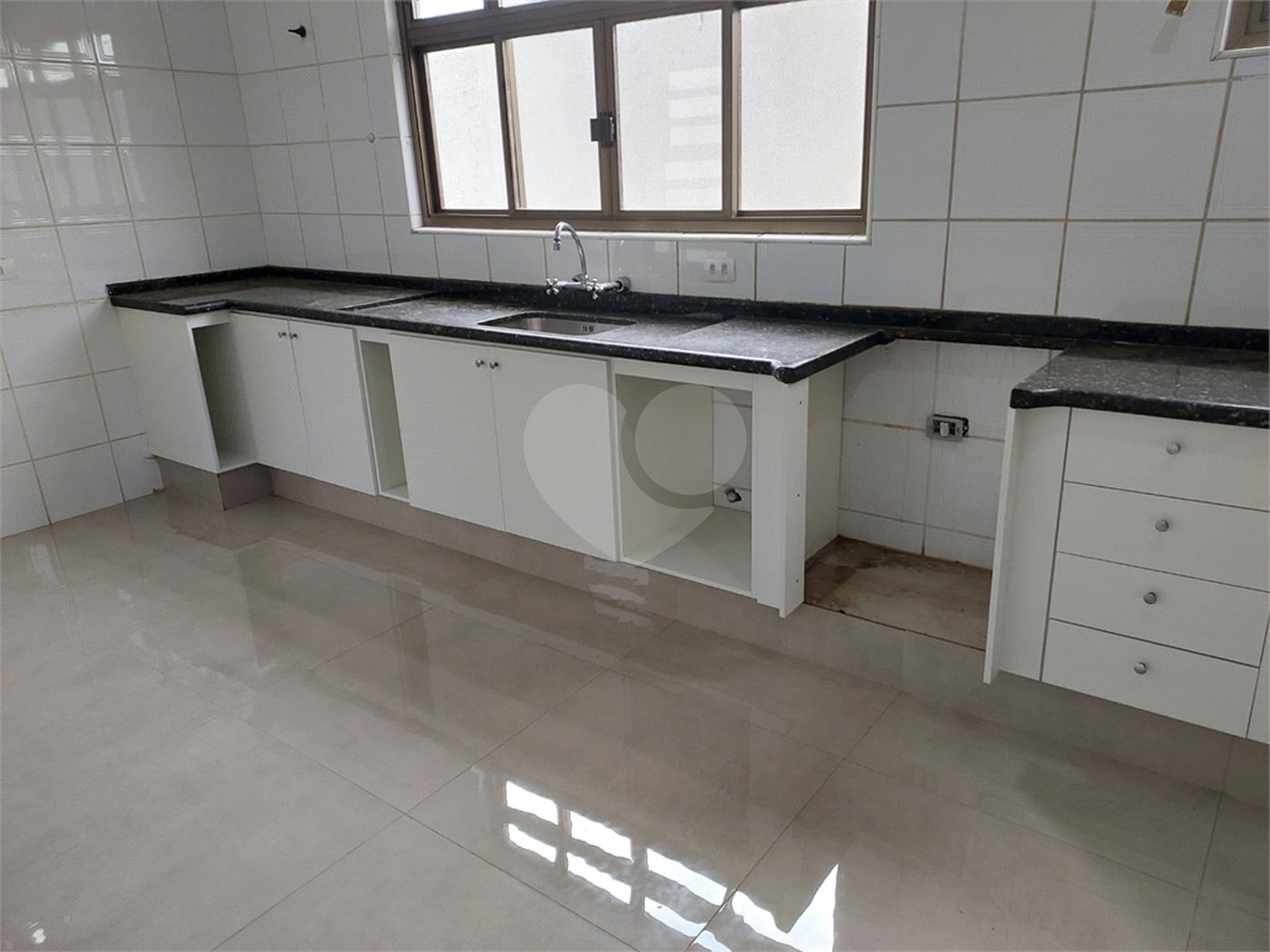 Sobrado à venda com 3 quartos, sendo 1 suíte,  em Jardim Regina, Indaiatuba, SP
