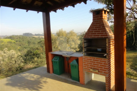 Terreno à venda com 1 suíte no condomínio Bosque dos Cambarás, Valinhos - SP