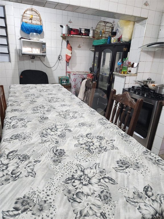 Sobrado à venda ou para alugar com 3 quartos, sendo 13 suítes, em Jardim São Paulo(zona Norte), São Paulo, SP