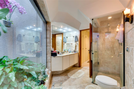 Sobrado à venda com 5 suítes em Alto da Boa Vista, São Paulo, SP