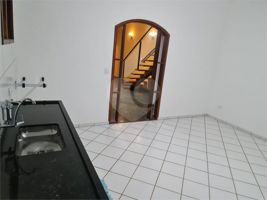 Sobrado para alugar com 3 quartos, sendo 2 suítes, em Jardim Paulista, Atibaia, SP