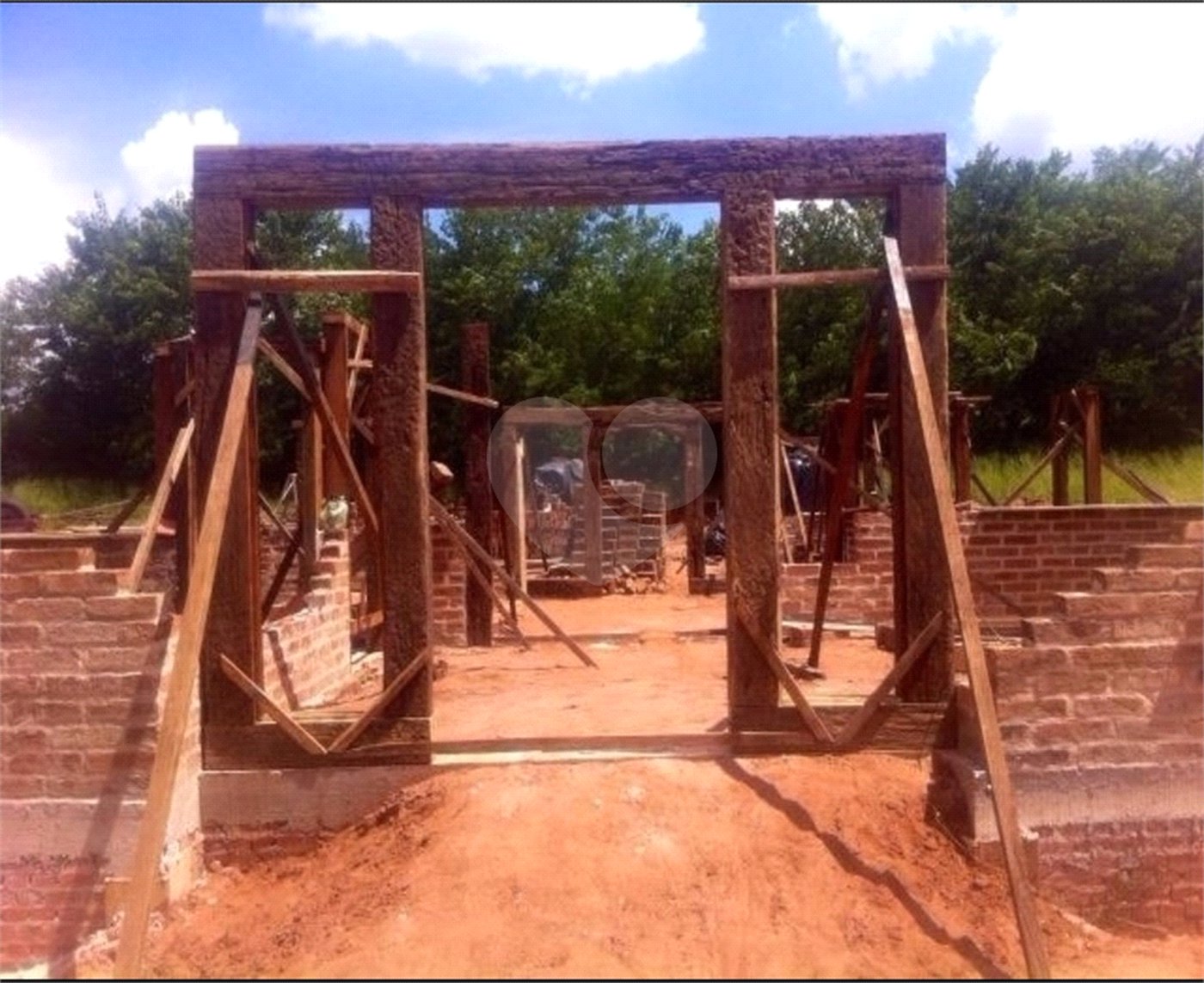 Casa de Campo em condomínio Analândia
