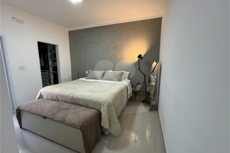 Casa à venda com 3 quartos, sendo 1 suíte, no condomínio Jardim Guarujá, Salto - SP