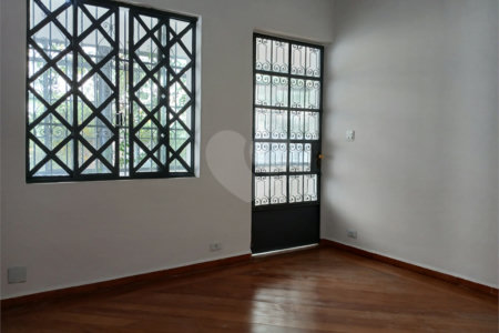 Casa Térrea à venda com 3 quartos em Pacaembu, São Paulo, SP