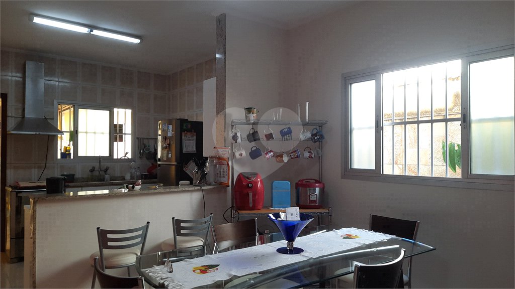 Sobrado à venda com 3 quartos, sendo 1 suíte, em Jardim Marajoara, São Paulo, SP